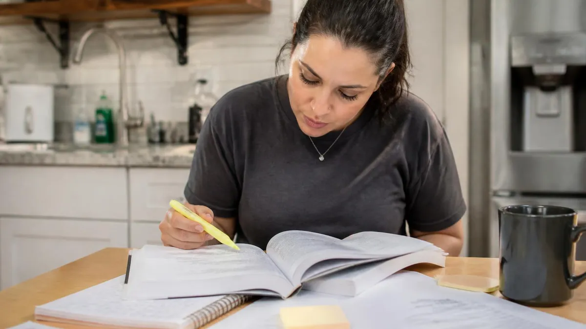 USPS 955 Exam: Complete Guide to the USPS Error Detection Test, Hours, Tracking, and Services