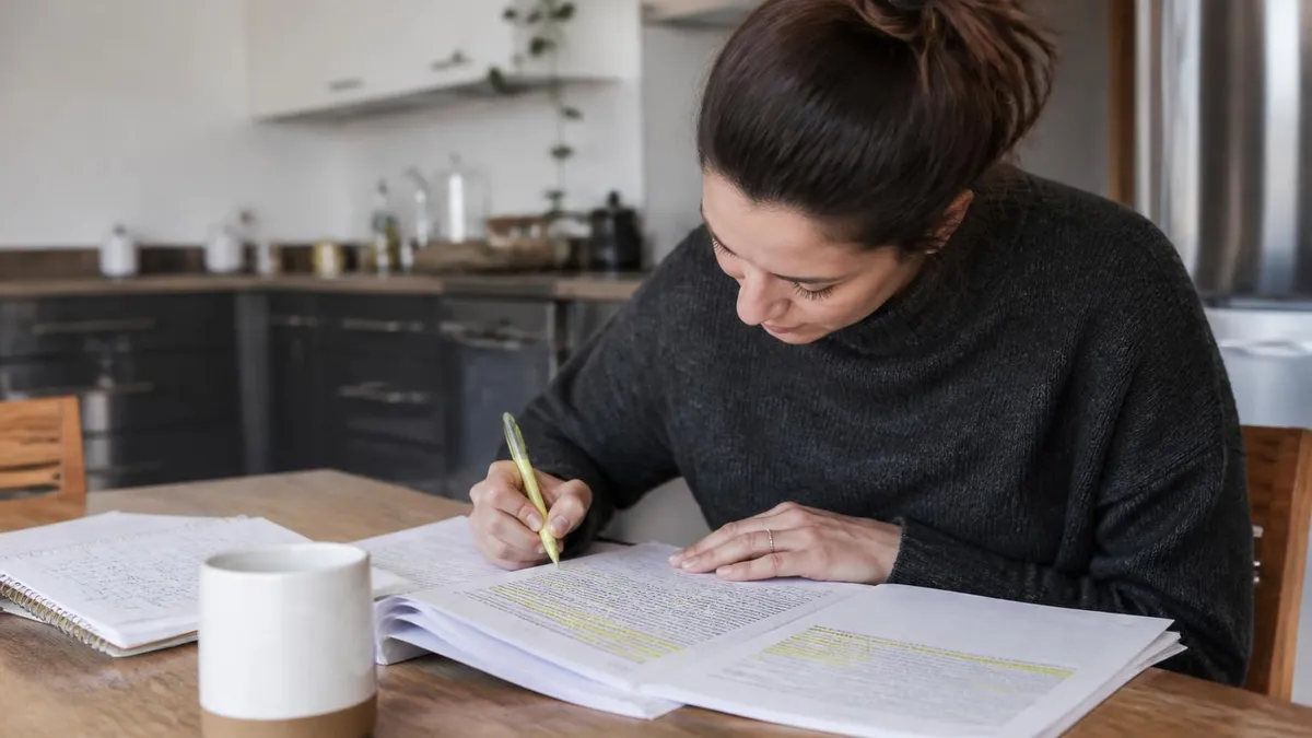 Virtual Assistant Job Duties: What Do They Do and How to Build a Career